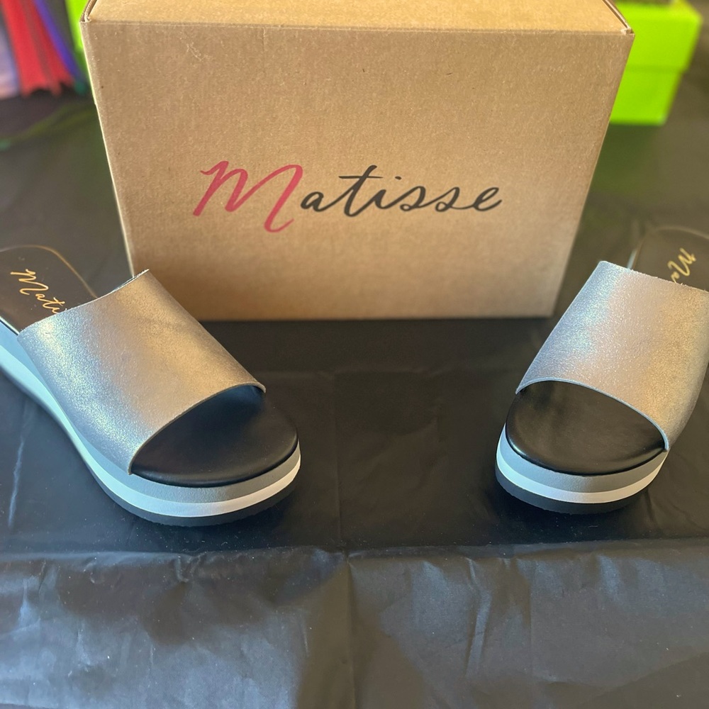 Matisse Femme Pewter Suede size 7 never worn